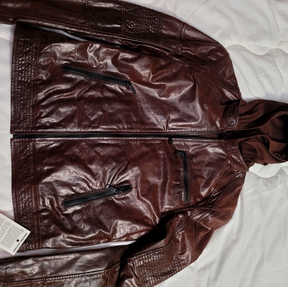 Leather jacket - Picture 1 of 3